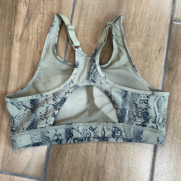 Active workout set - Picture 4 of 4